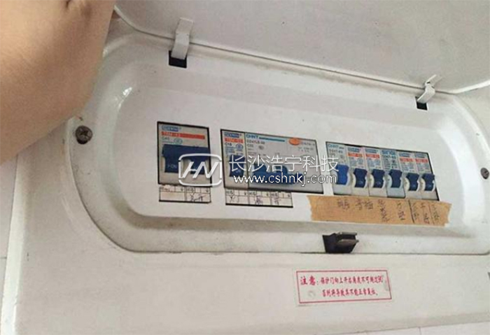 電表報警燈亮起跳閘怎么辦